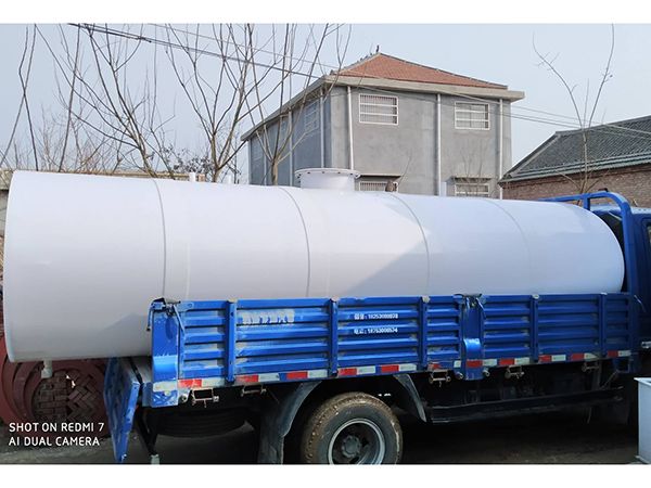 防腐車(chē)載儲(chǔ)罐